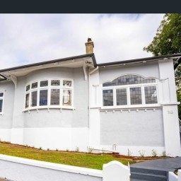 16 Hillside Crescent